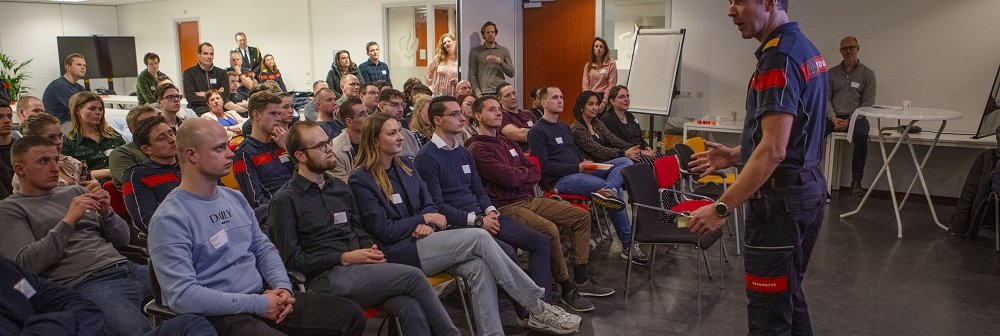 Groep tijdens introductiebijeenkomst