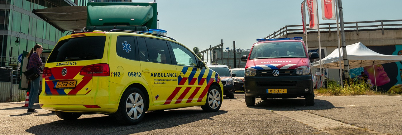 Twee operationele voertuigen