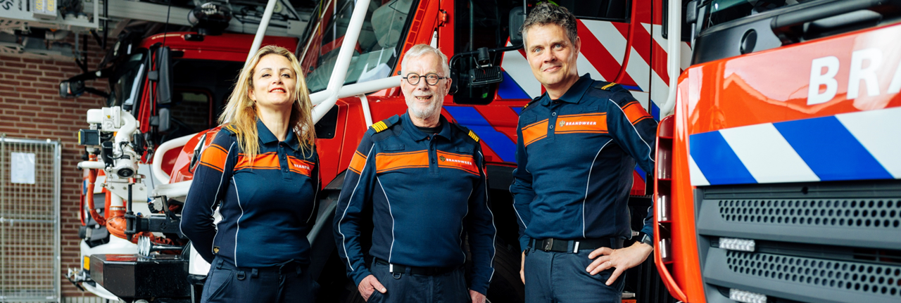 Foto van brandweermensen in uniform, decoratief