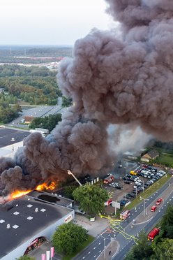 Brand Soesterberg met enorme rookpluim