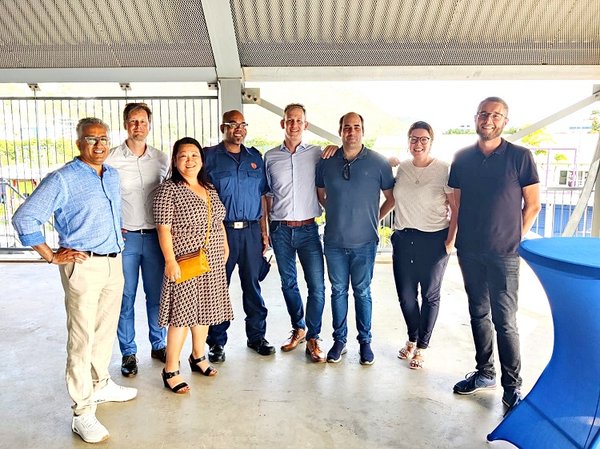 Robert Verhoeven met collega's in Sint Maarten