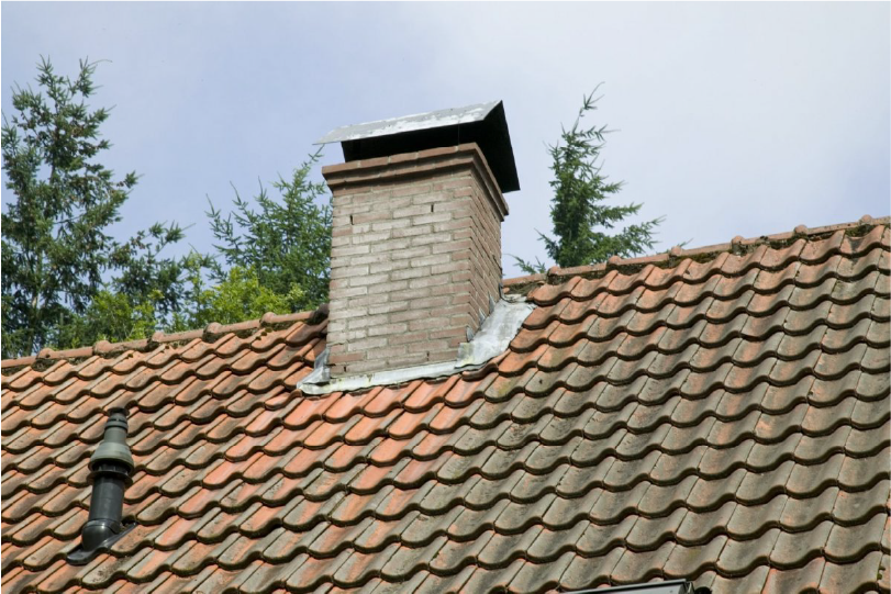 Foto van een schoorsteen op een dak, decoratief