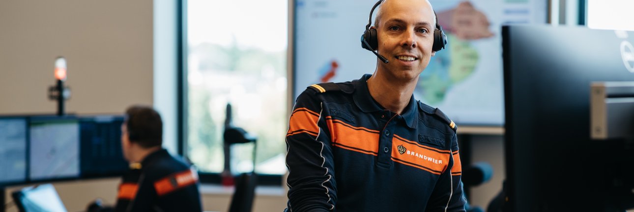 centralist meldkamer aan het werk