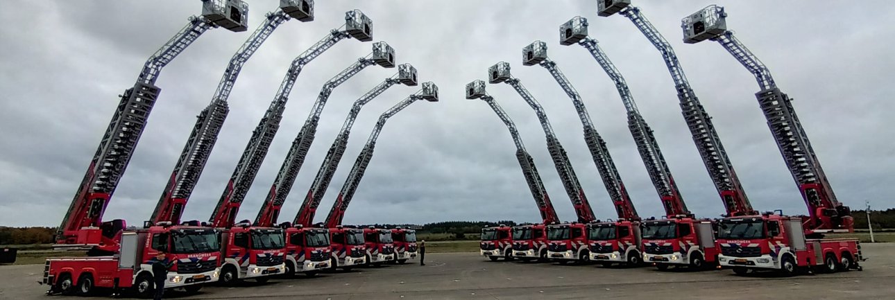 Nieuwe redvoertuigen VRU, opgesteld voor foto