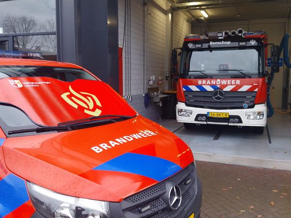 Brandweerauto met anti-vriesscherm