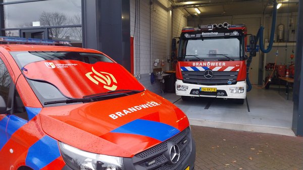 Brandweerauto met anti-vriesscherm