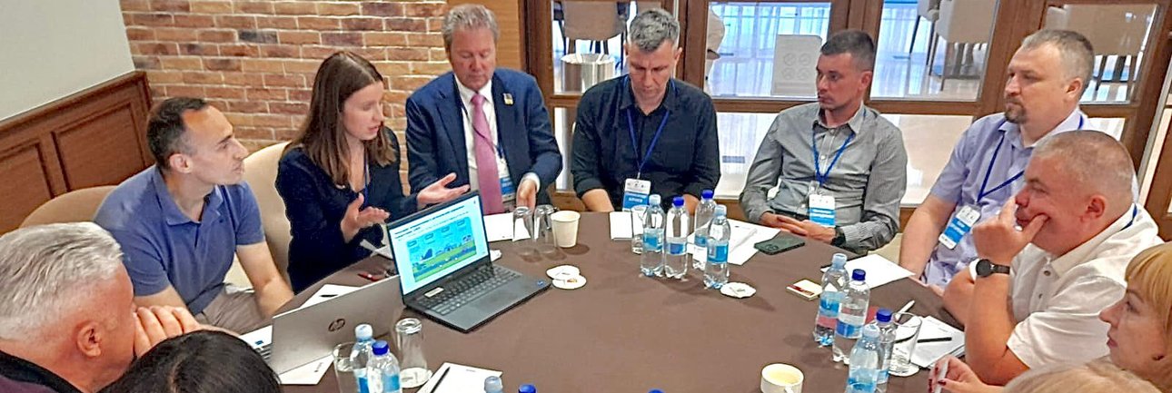 delegatie van de VRU in overleg met Oekraïense collega's in Kyiv