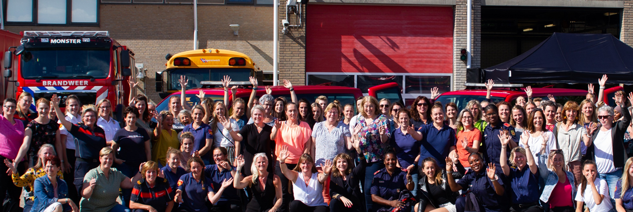 foto van brandweervrouwen