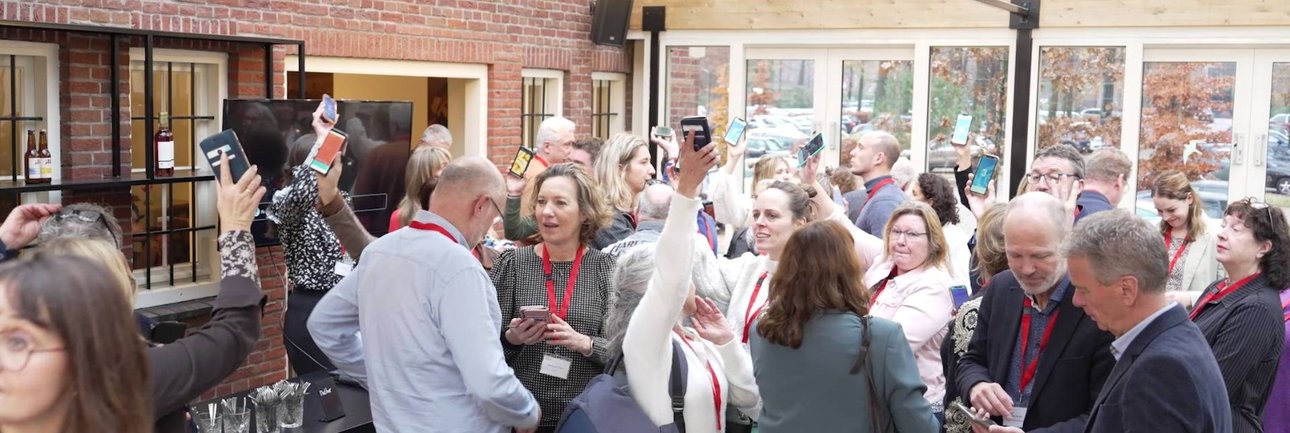 Groep tijdens netwerkdag, buiten