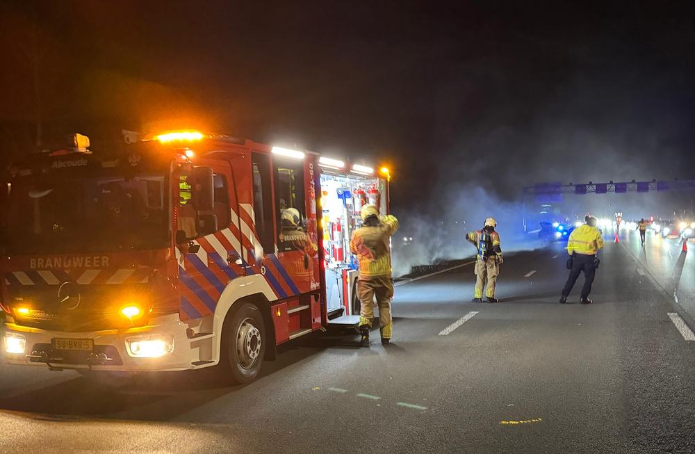 Tankautospuit Abcoude staat op de snelweg bij een incident