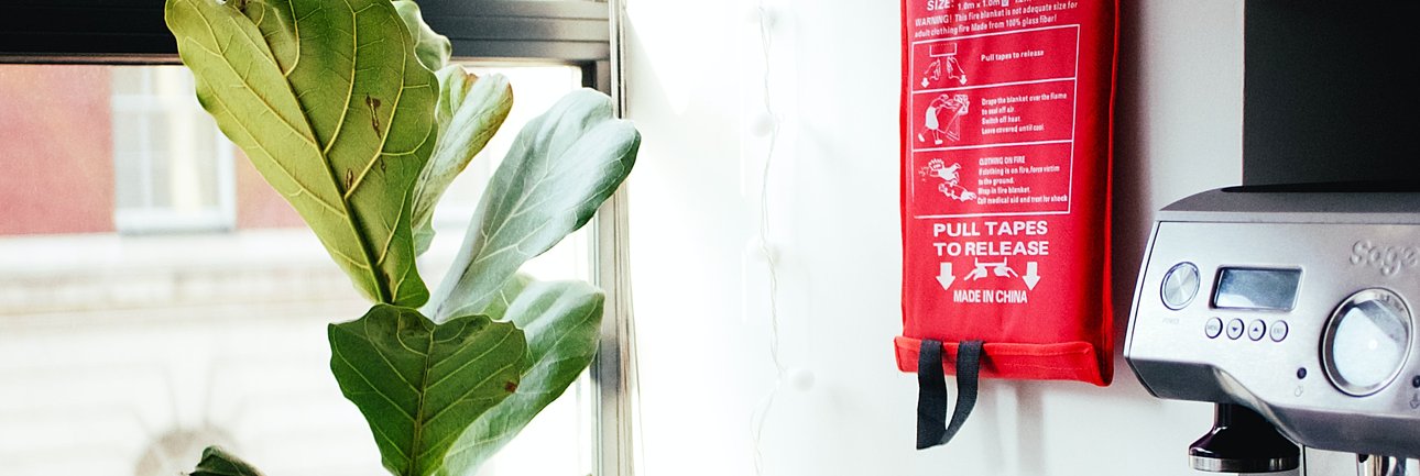 Foto van blusdeken in keuken, decoratief