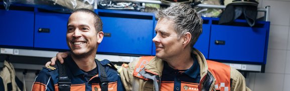 Twee brandweercollega's